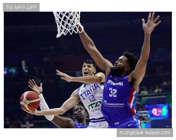 多米尼加内线群封锁禁区，美国队外线失准暴露进攻单一性